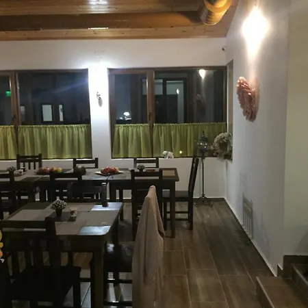 ренесанс Вилла *