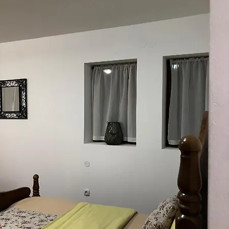 ренесанс * كوستينيتس