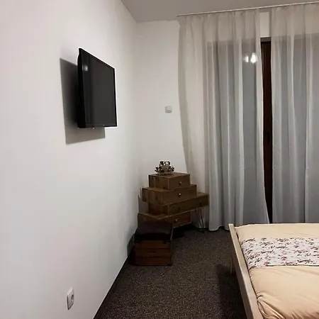 ренесанс Вилла *